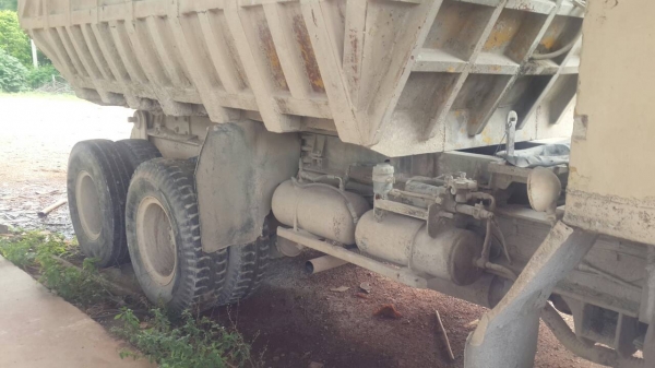 ขายรถสิบล้อบรรทุกดั๊ม10ล้อใช้งานในเหมืองราคา200,000บาท