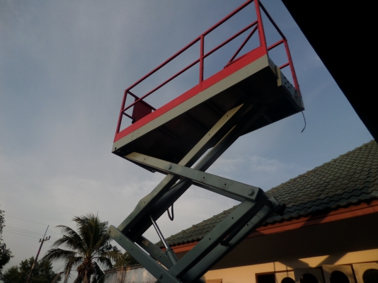 ขายรถกระเช้าไฟฟ้า สูง 6 เมตรที่จุดยืน