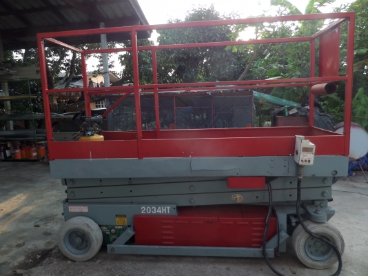 ขายรถกระเช้าไฟฟ้า สูง 6 เมตรที่จุดยืน