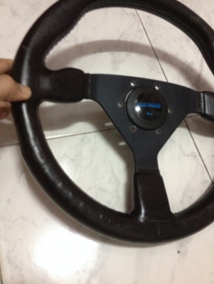 ขายพวงมาลัย PERSONAL แท้ made in italy สภาพดีหนังดำ ขนาด13.5 ราคา1500บาท โทร0924462525โส กทม