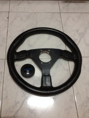 ขายพวงมาลัย PERSONAL แท้ made in italy สภาพดีหนังดำ ขนาด13.5 ราคา1500บาท โทร0924462525โส กทม