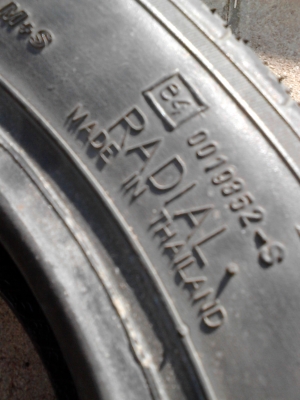 ขอบ 13     195/50R13 Vee Rubber  มี 3 เส้น  ติดต่อ.081-427-3941