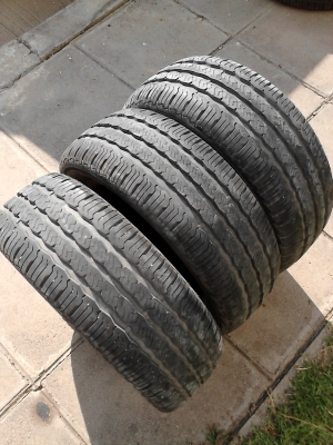 ขอบ 13     195/50R13 Vee Rubber  มี 3 เส้น  ติดต่อ.081-427-3941