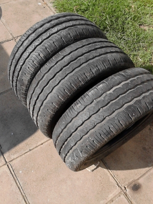 ขอบ 13     195/50R13 Vee Rubber  มี 3 เส้น  ติดต่อ.081-427-3941