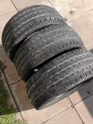 ขอบ 13     195/50R13 Vee Rubber  มี 3 เส้น  ติดต่อ.081-427-3941
