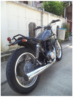 Yamaha SR400 ขายถูกๆ------------- 49,000 บาท Yamaha SR400 ขายถูกๆ------------- 49,000 บาท