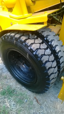 ขายโฟล์คลิฟท์นำเข้าญี่ปุ่น*MITSUBISHI*2FD20*2XXXชั่วโมง*สไลด์ได้*175000บาท