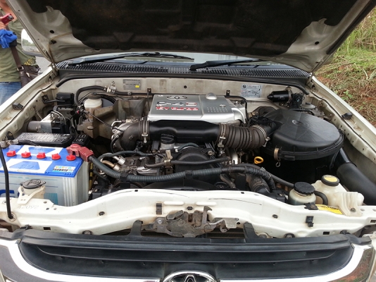 TOYOTA - HILUX TIGER D4D EXTRACAB 2004