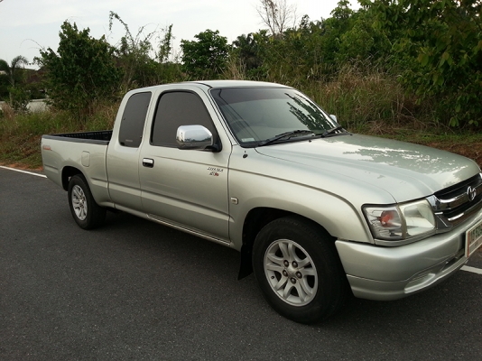 TOYOTA - HILUX TIGER D4D EXTRACAB 2004
