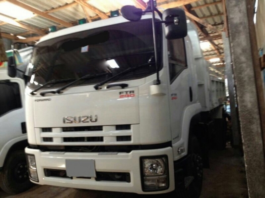 รถอีซูซุ 6 ล้อดั้ม 240 แรงม้า. ปี 56  ( รถวิ่ง 6,xxx กม. )  , ( มีขาย 2 คัน. )  สนใจติดต่อ 081 - 6079515