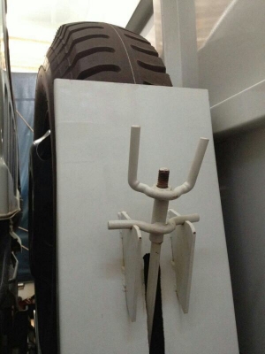 รถอีซูซุ 6 ล้อดั้ม 240 แรงม้า. ปี 56  ( รถวิ่ง 6,xxx กม. )  , ( มีขาย 2 คัน. )  สนใจติดต่อ 081 - 6079515