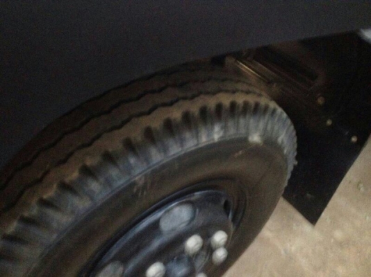 รถอีซูซุ 6 ล้อดั้ม 240 แรงม้า. ปี 56  ( รถวิ่ง 6,xxx กม. )  , ( มีขาย 2 คัน. )  สนใจติดต่อ 081 - 6079515