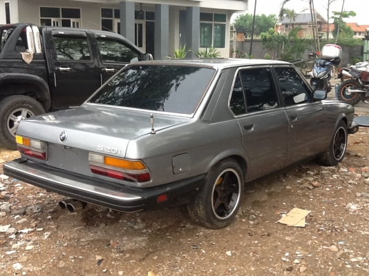 ขายbmw520iโฉม1983ราคา37,000บาท ขายbmw520iโฉม1983ราคา37,000บาท