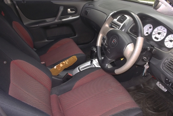 FORD LASER TIERRA VXI 2.0 โฉมปี 2004 FORD LASER TIERRA VXI 2.0 โฉมปี 2004