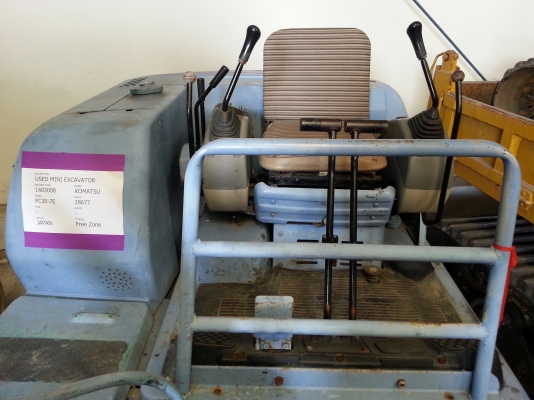 KOMATSU PC30-7E 28677 ไม่มีเก๋ง