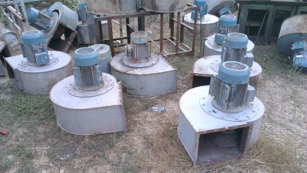 Sell> ขายโบเวอร์ระบายอากาศ มอเตอร์ 3 เฟส 5.5 HP. 2880 rpm. รูเข้า 13" นิ้ว ออก 10x15 นิ้ว พร้อมใช้งานมีหลายตัวครับ