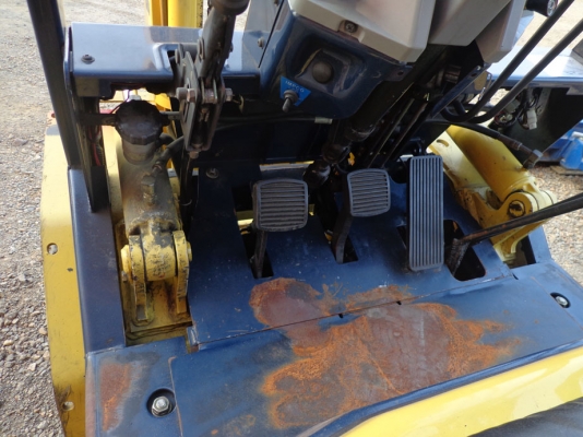 รถยก KOMATSU FG20-11 เครื่องเบนซิน ติดต่อคุณจิ๊ด โทร. 089-7949488 รถยก KOMATSU FG20-11 เครื่องเบนซิน ติดต่อคุณจิ๊ด โทร. 089-7949488