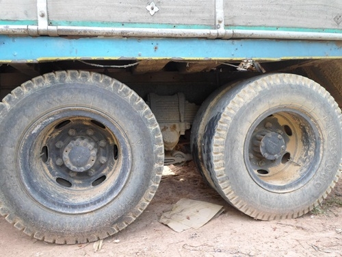 ขายรถสิบล้อหัวยาวเครื่อง6BGดีมากคานหน้าใหญ่เบลคชิพฟีช่วงล่าง200เพลาเดียวพวงมาลัยเพลาเวอร์หลังถนนวิ่งดีมาก