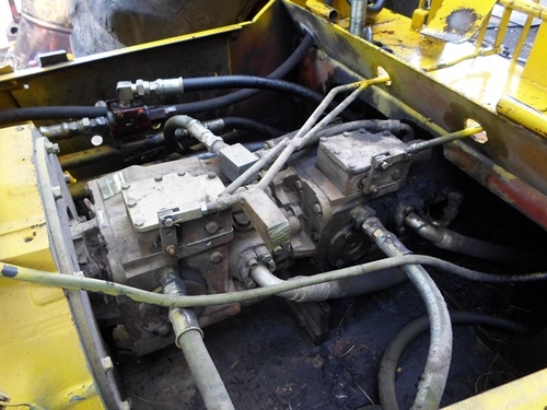 รถคีบอ้อยคีบไม้เครื่องด๊อยหกสูบ ตัวรถใหญ่ดีมาก ใช้ปั้มยก63ปั้มเดิน23ราคาคุยได้อีก