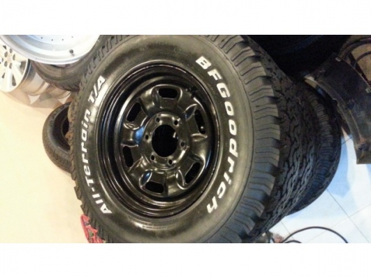 ยาง BF All 265 70 16 พร้อมล้อกระทะเหล็กสีดำ 6รู