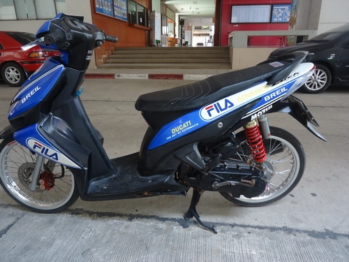 Honda Click 7,700.-
