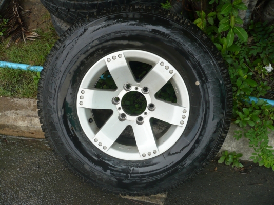 ล้ออะไหล่อีซูซุ VEGAแท้ครับ