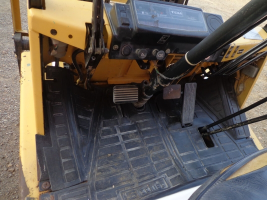 รถยก TCM FG25NS เครื่องเบนซิน ติดต่อคุณจิ๊ด โทร. 089-7949488