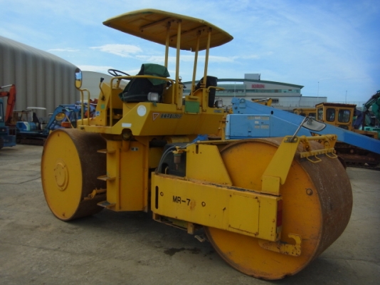 รถบดถนนสามล้อเหล็ก SAKAI รุ่น R2H