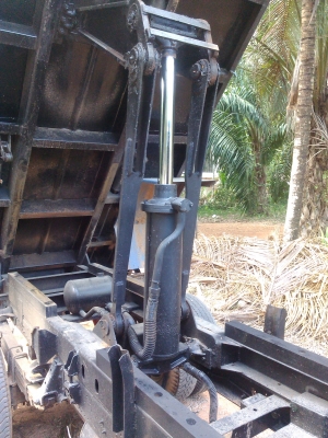 ขายรถ6ล้อดั๊ม NPR 115 hp.รถวิ่งงานอยู่ทุกวันคับ เจ้าของขายเองคับ ขายรถ6ล้อดั๊ม NPR 115 hp.รถวิ่งงานอยู่ทุกวันคับ เจ้าของขายเองคับ