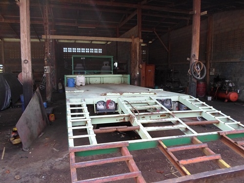 ขายรถอีแต๋นเทนเลอย์หกล้อเครื่องอีสุสุ115HPรถใช้งานได้ดีมากคัชซีสวยมากใช้ในงานเกษตทั่วไป