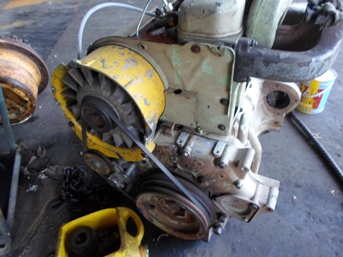 ่มีเครื่องต่่อรถคิบอ้อยจะขายสองตัว ตัวหนื่งเครื่องด๊อย4สูบราคา120000 อีกตัวหนื่งเครื่องด๊อย 3 สูบราคา 95000 ราคานี้คุยได้อีกครับ