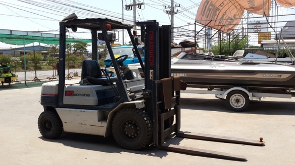 ขายโฟคคลิฟ Komatsu ขนาด 2 ตัน เครื่องยนต์ดีเซล พร้อมใช้งาน