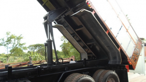 ชายรถดัมพ์ Rocky-210 สภาพเยี่ยม