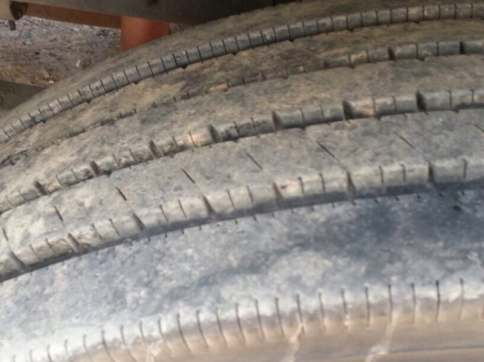 รถอีซูซุ 10 ล้อ ตู้เย็น 230 แรงม้า. ปี 50 สนใจติดต่อ 081 - 6079515 รถอีซูซุ 10 ล้อ ตู้เย็น 230 แรงม้า. ปี 50 สนใจติดต่อ 081 - 6079515