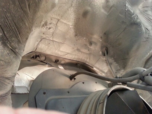 รถอีซูซุ 10 ล้อ ตู้เย็น 230 แรงม้า. ปี 50 สนใจติดต่อ 081 - 6079515 รถอีซูซุ 10 ล้อ ตู้เย็น 230 แรงม้า. ปี 50 สนใจติดต่อ 081 - 6079515