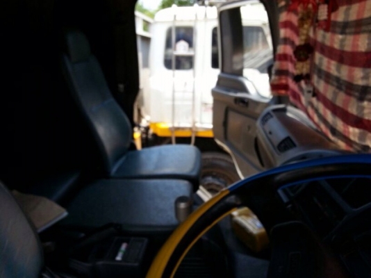 รถอีซูซุ 10 ล้อ ตู้เย็น 230 แรงม้า. ปี 50 สนใจติดต่อ 081 - 6079515 รถอีซูซุ 10 ล้อ ตู้เย็น 230 แรงม้า. ปี 50 สนใจติดต่อ 081 - 6079515