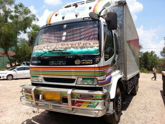 รถอีซูซุ 10 ล้อ ตู้เย็น 230 แรงม้า. ปี 50 สนใจติดต่อ 081 - 6079515 รถอีซูซุ 10 ล้อ ตู้เย็น 230 แรงม้า. ปี 50 สนใจติดต่อ 081 - 6079515