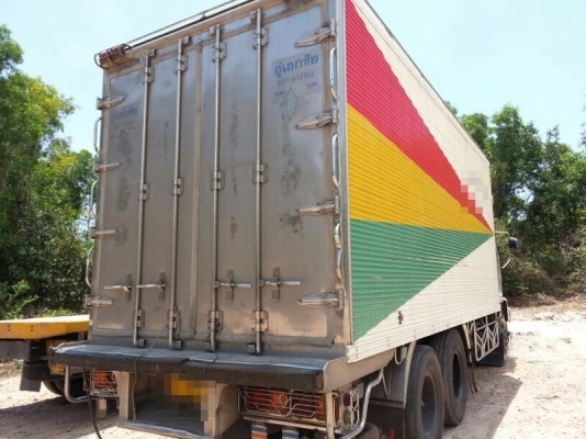 รถอีซูซุ 10 ล้อ ตู้เย็น 230 แรงม้า. ปี 50 สนใจติดต่อ 081 - 6079515 รถอีซูซุ 10 ล้อ ตู้เย็น 230 แรงม้า. ปี 50 สนใจติดต่อ 081 - 6079515