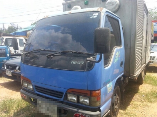 รถอีซูซุ 6 ล้อ ตู้แห้ง  130 แรงม้า. ปี 46  สนใจติดต่อ 081 - 6079515