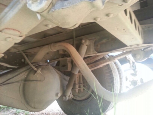 รถอีซูซุ 6 ล้อ ตู้แห้ง  130 แรงม้า. ปี 46  สนใจติดต่อ 081 - 6079515