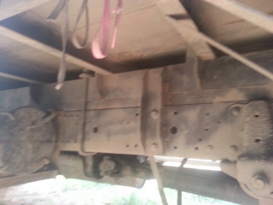 รถอีซูซุ 6 ล้อ ตู้แห้ง  130 แรงม้า. ปี 46  สนใจติดต่อ 081 - 6079515