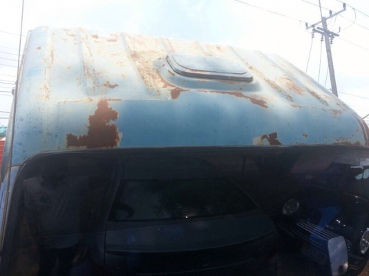 รถอีซูซุ 6 ล้อ ตู้แห้ง  130 แรงม้า. ปี 46  สนใจติดต่อ 081 - 6079515