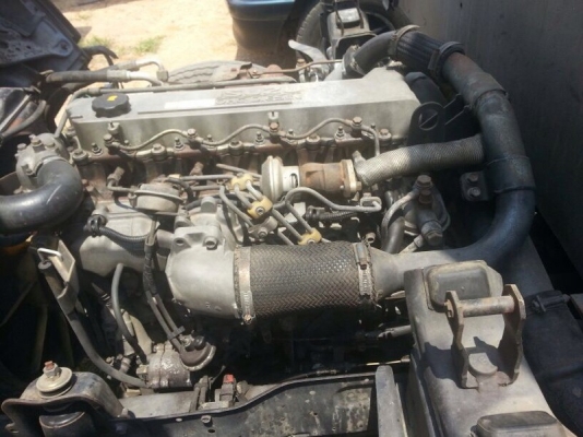 รถอีซูซุ 6 ล้อ ตู้แห้ง  130 แรงม้า. ปี 46  สนใจติดต่อ 081 - 6079515