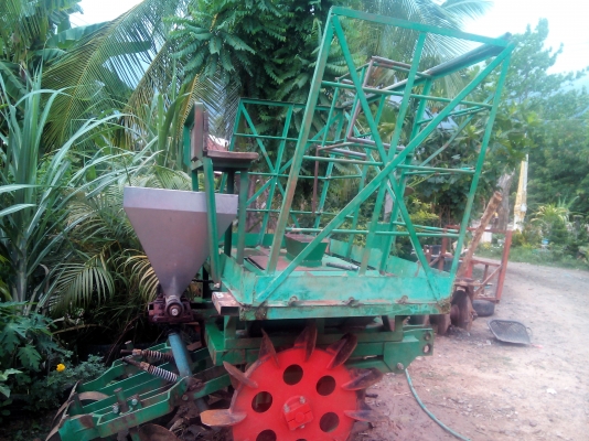 เสี่ยใหญ่ใจดีจากนครสวรรค์มัดจำ10000บาทเรียบร้อยแล้วครับขอบคุณทีมงานTruck2Handมากๆครับ  เครื่องปลูกอ้อยร่องคู่ กมล ราคาถูกKMT