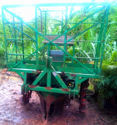 เสี่ยใหญ่ใจดีจากนครสวรรค์มัดจำ10000บาทเรียบร้อยแล้วครับขอบคุณทีมงานTruck2Handมากๆครับ  เครื่องปลูกอ้อยร่องคู่ กมล ราคาถูกKMT