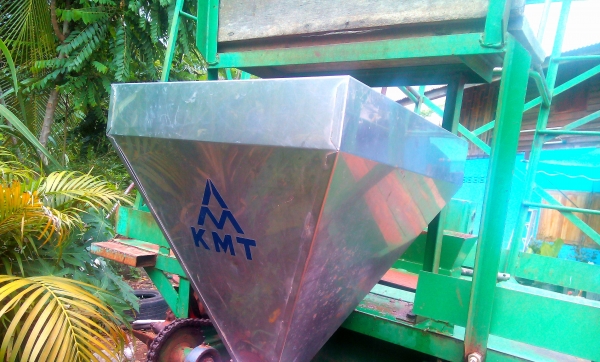 เสี่ยใหญ่ใจดีจากนครสวรรค์มัดจำ10000บาทเรียบร้อยแล้วครับขอบคุณทีมงานTruck2Handมากๆครับ  เครื่องปลูกอ้อยร่องคู่ กมล ราคาถูกKMT