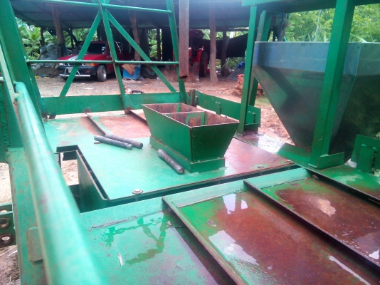 เสี่ยใหญ่ใจดีจากนครสวรรค์มัดจำ10000บาทเรียบร้อยแล้วครับขอบคุณทีมงานTruck2Handมากๆครับ  เครื่องปลูกอ้อยร่องคู่ กมล ราคาถูกKMT