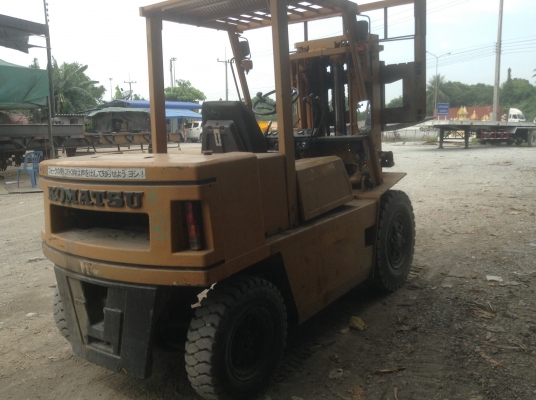 ขายรถยก KOMATSU FD35-4 ยกสูง4.50เมตร เสา3 ท่อนเข้าตู้ไม่ติดหลังคา งายาว