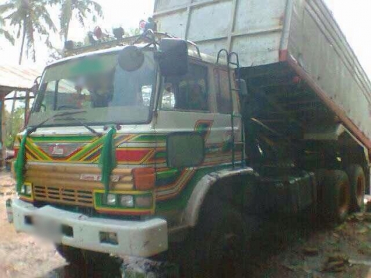 รถฮีโน่ 10 ล้อดั้ม 227 แรงม้า. สนใจติดต่อ  081 - 6079515