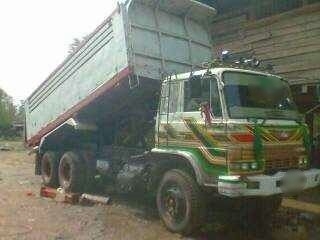 รถฮีโน่ 10 ล้อดั้ม 227 แรงม้า. สนใจติดต่อ  081 - 6079515